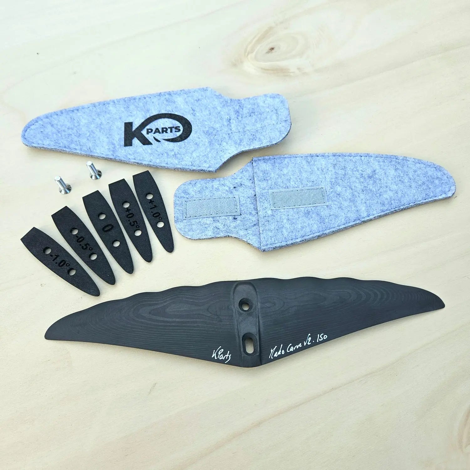 130 MAKO CARVE V2 – Carbon – Wing Foil Pro Center